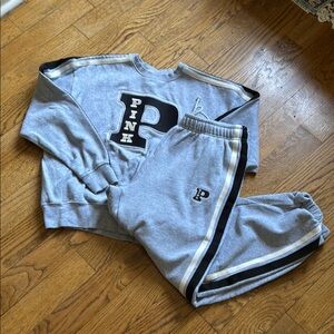 LAST CHANCE!!
EUC PINK Victoria's Secret Gray Sweatshirt - Medium